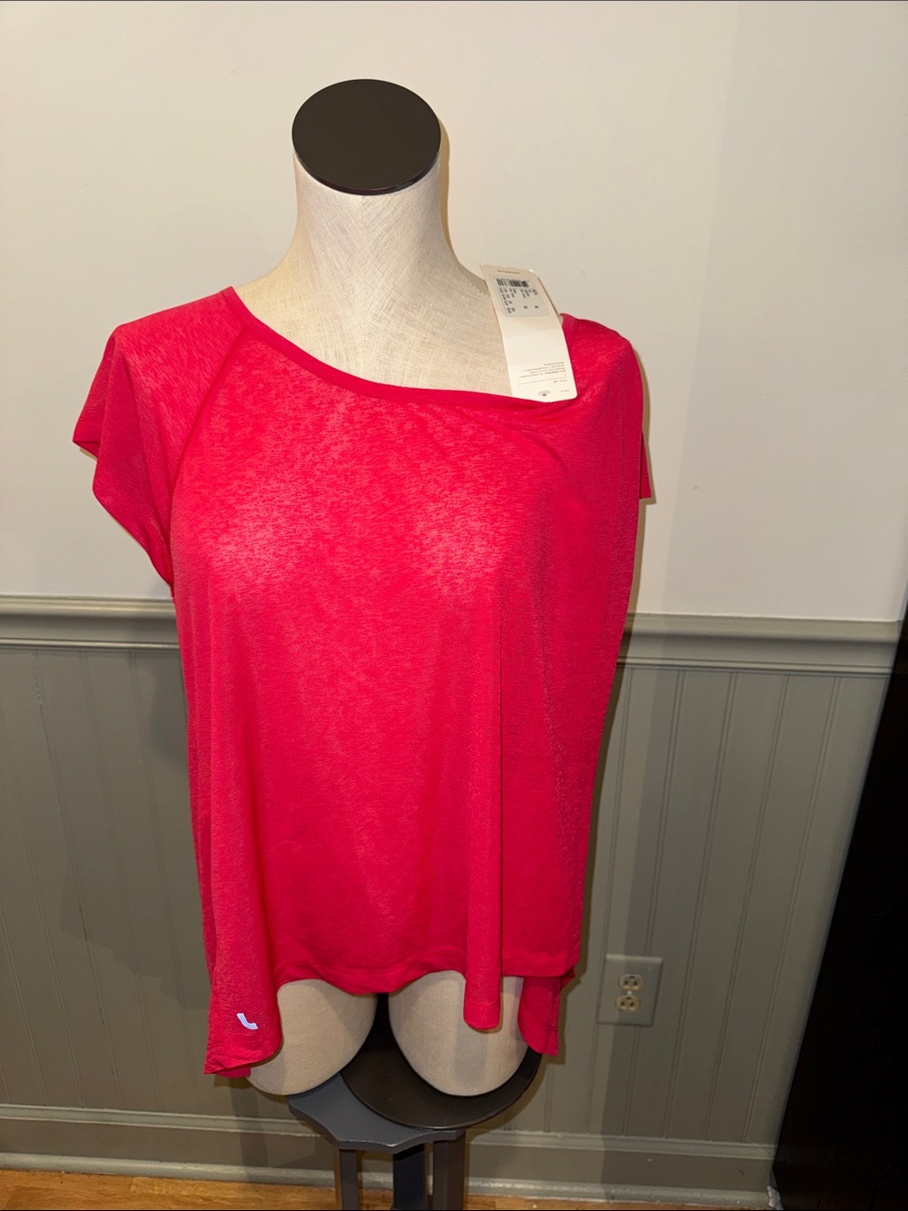 Lole Women's Azalee Short-Sleeve Asymmetric Tee “BETH”‎ nwt size Medium